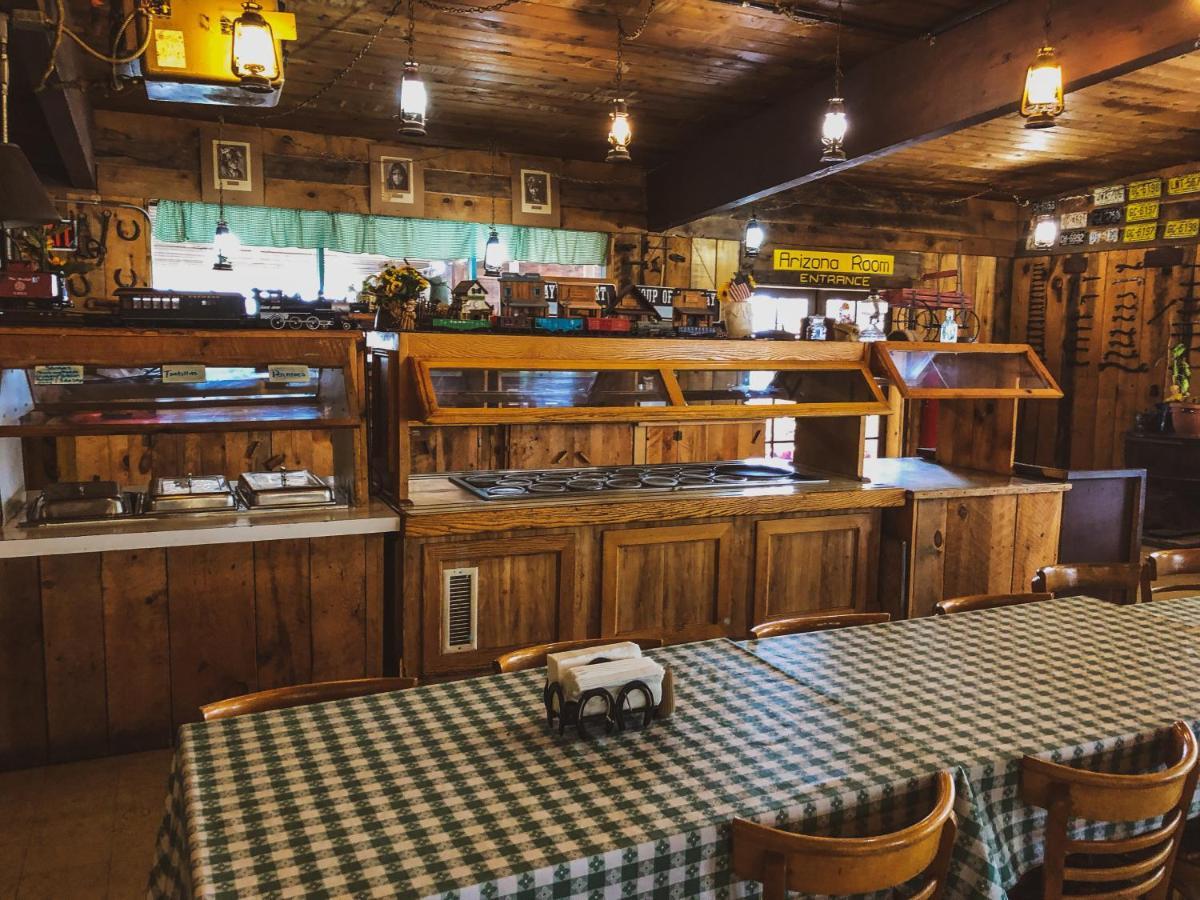 Grand Canyon Caverns Inn Peach Springs Eksteriør bilde