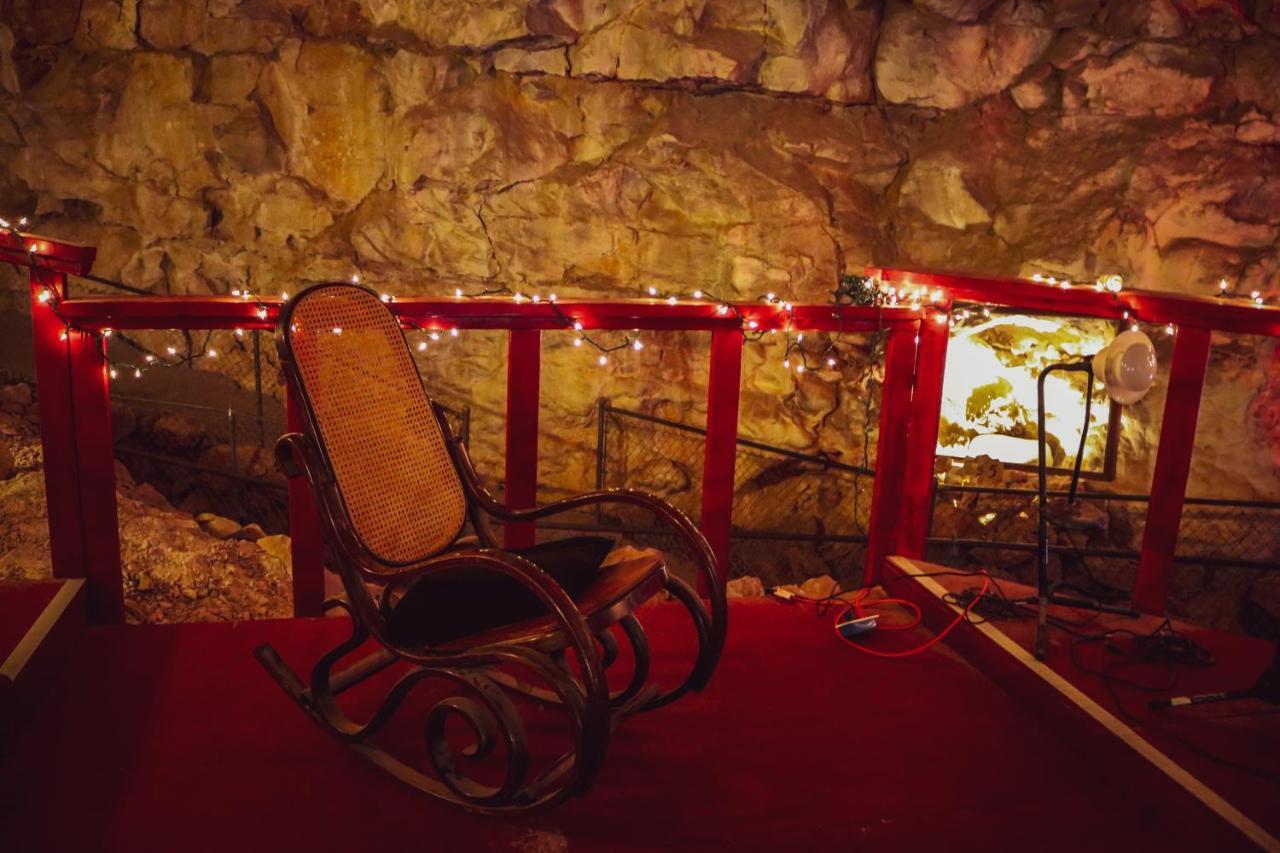 Grand Canyon Caverns Inn Peach Springs Eksteriør bilde