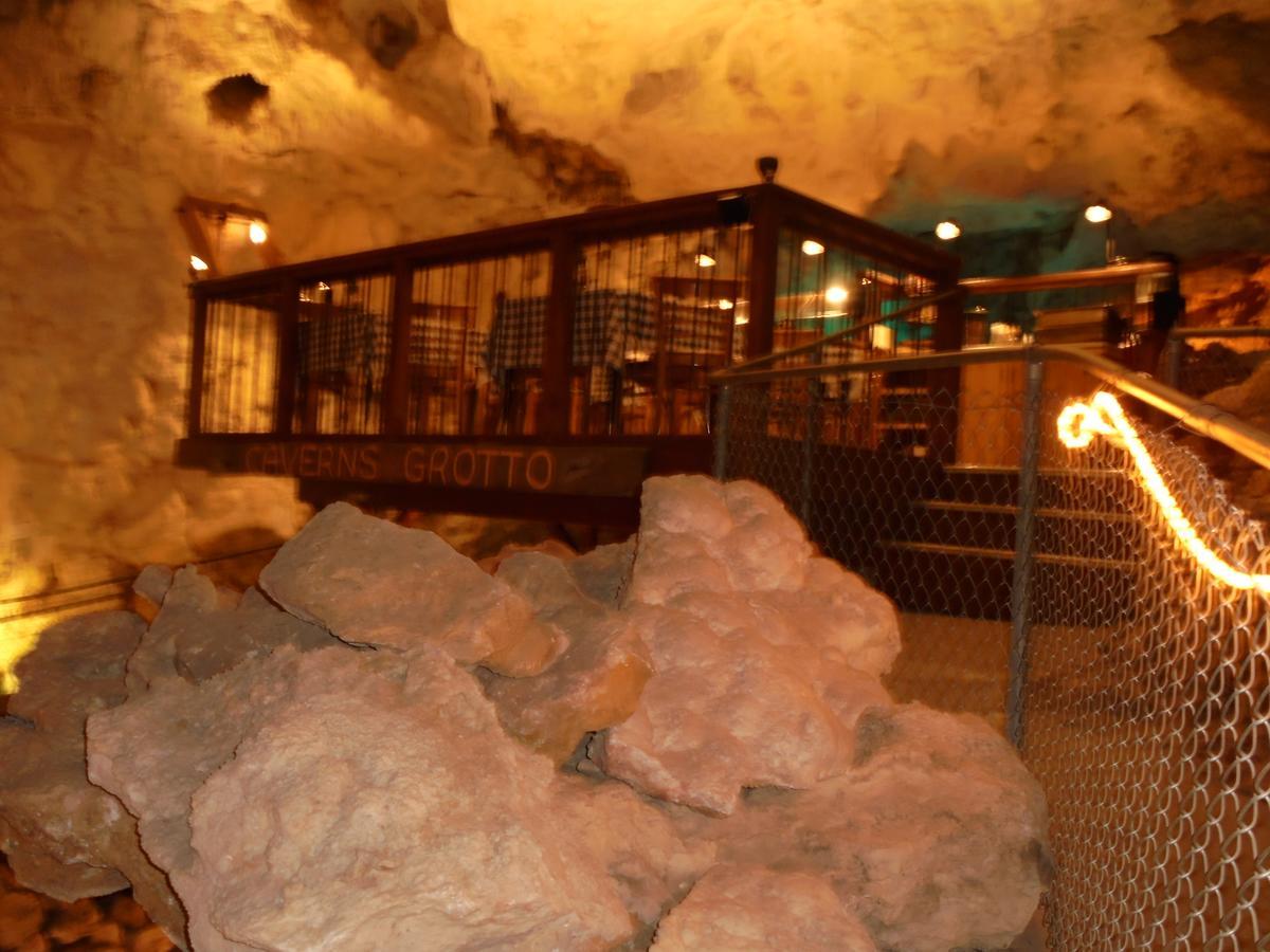 Grand Canyon Caverns Inn Peach Springs Eksteriør bilde