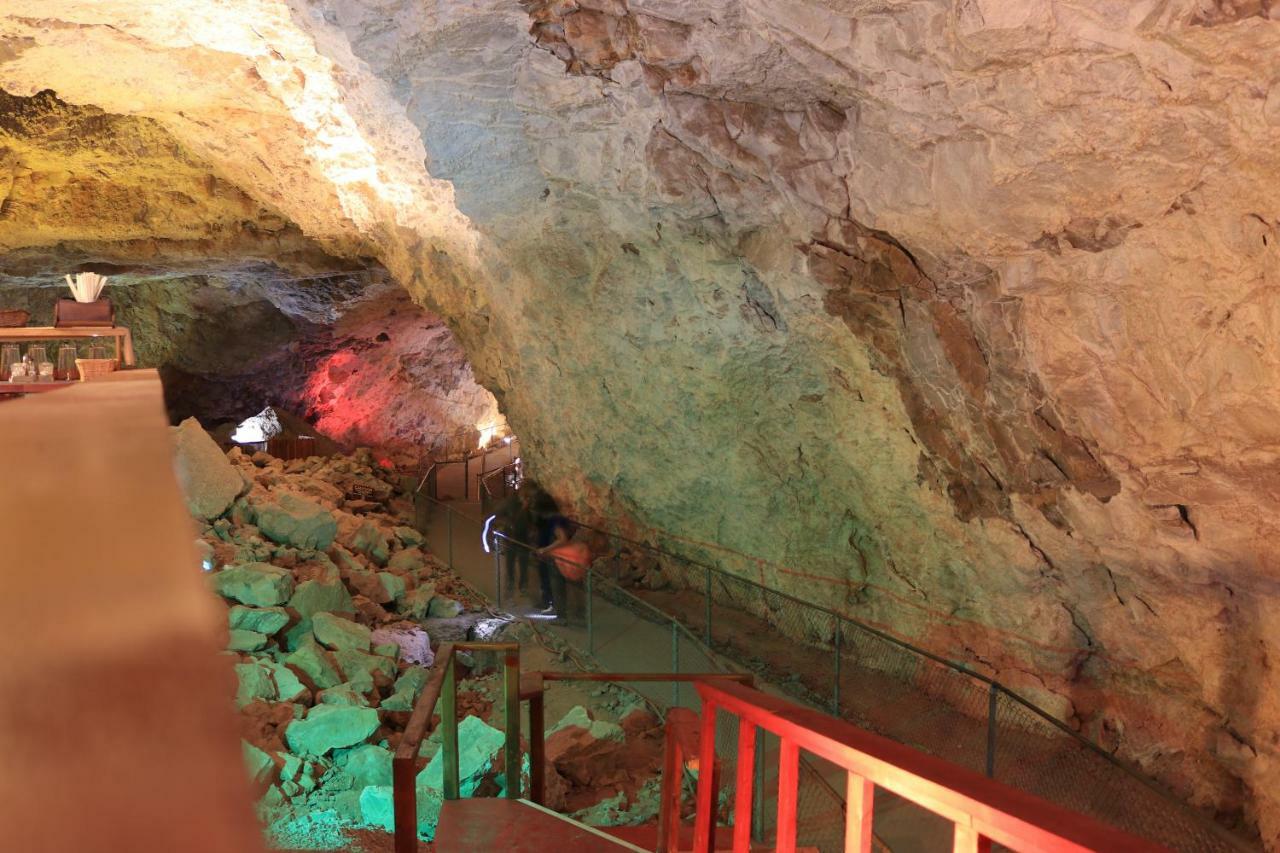 Grand Canyon Caverns Inn Peach Springs Eksteriør bilde